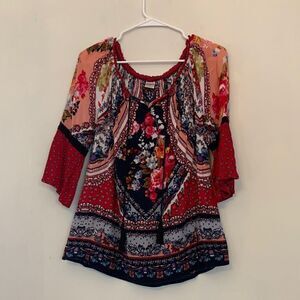 Bila multicolored floral peasant blouse with bell sleeves Size S Length 26”